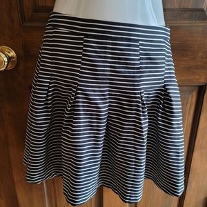 The Limited Black and White Striped Skirt Sz 4 W 30" L 18"
